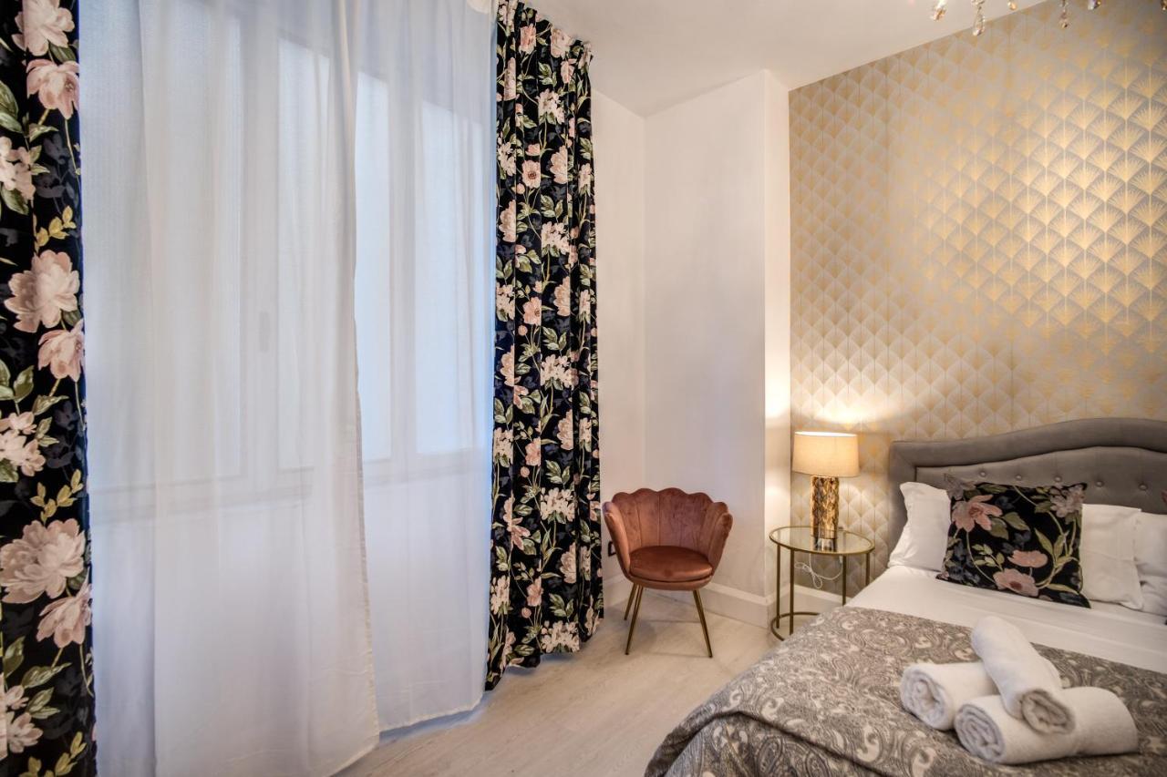 Aweshomeitaly - White Mirrors Apartment Pisa Buitenkant foto