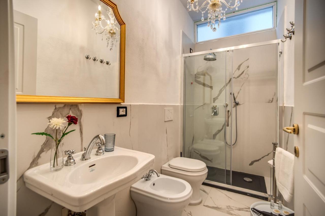 Aweshomeitaly - White Mirrors Apartment Pisa Buitenkant foto